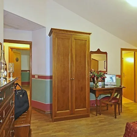 Europa Hotel 4*